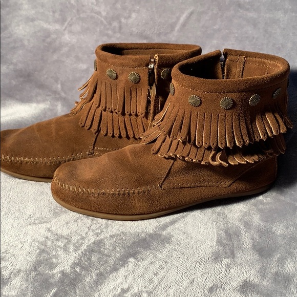 Minnetonka - Double Fringe Zip-up Boot - Picture 2 of 13